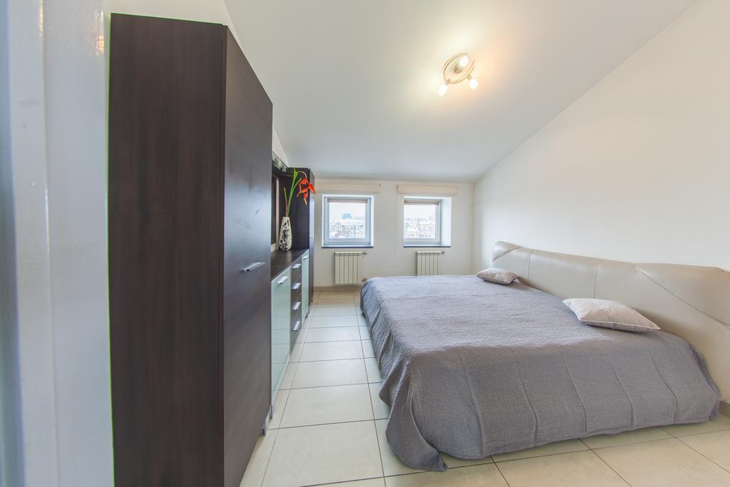 Mansard Apartment Antonovicha 4 Kiev Rum bild